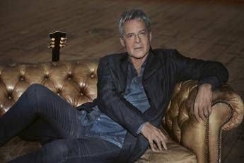 Baglioni: Un album fatto a mano per lasciare un segno Baglioni: Un album fatto a mano per lasciare un segno